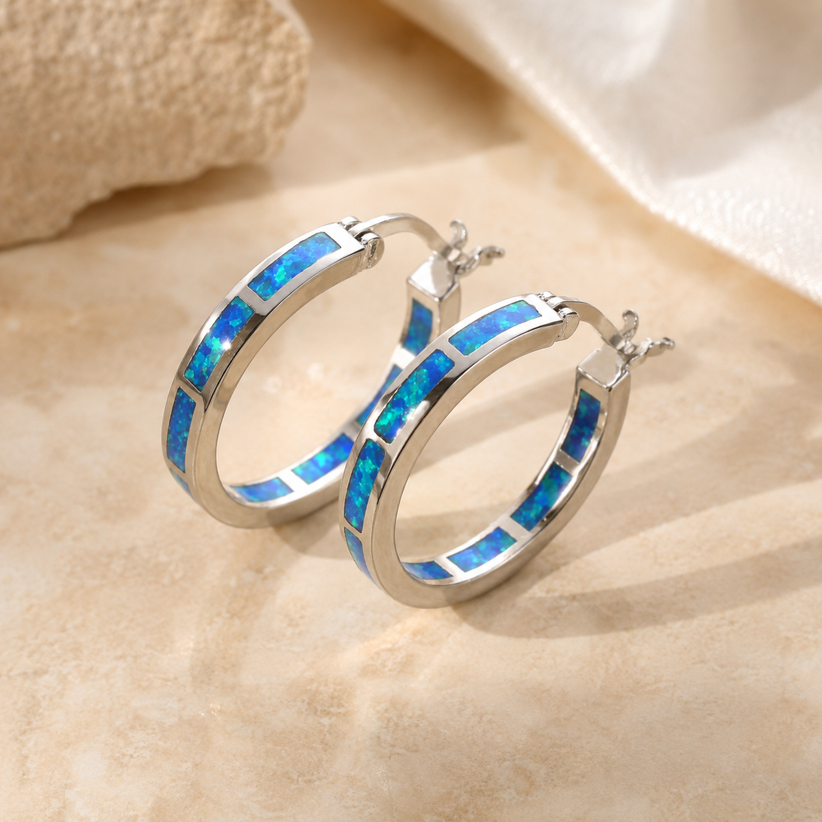 Belén - Orecchini Chic Circolari con Opale di Fuoco Blu