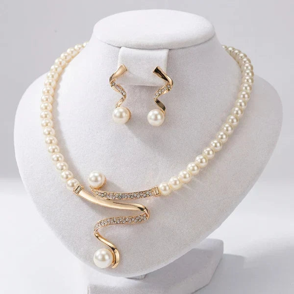 Almudena - Set di Collana e Orecchini con Perle Naturali