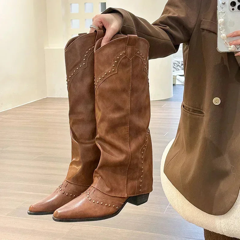 Stivali cowboy alti con tacco quadrato