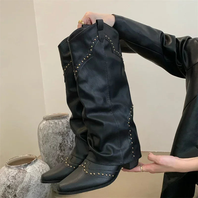 Stivali cowboy alti con tacco quadrato