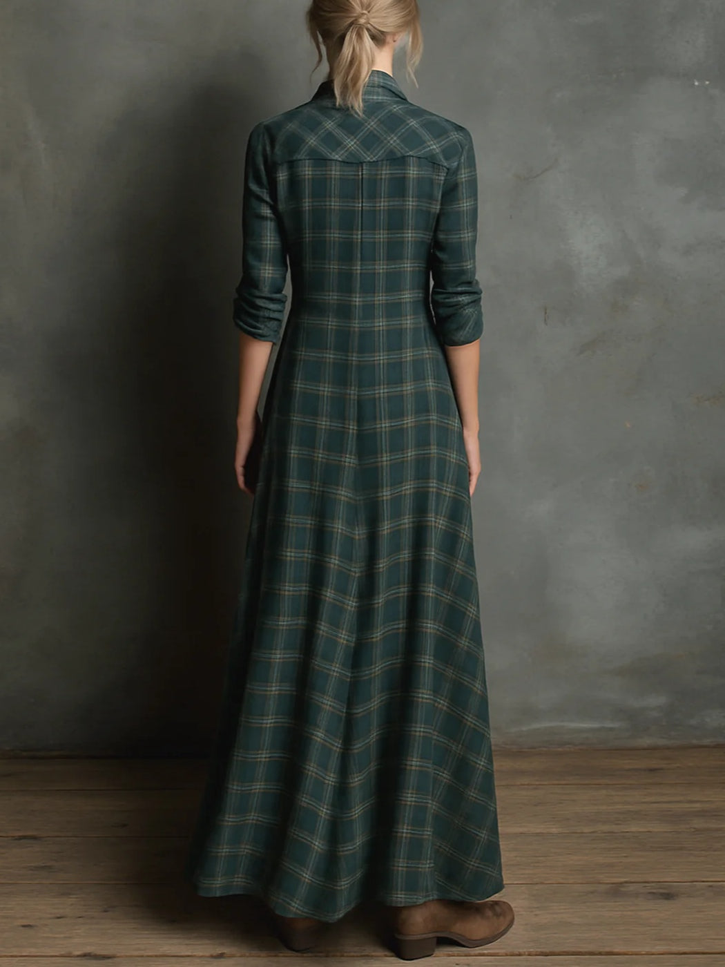 Isabella - Vestito Lungo a Camicia a Quadri Verdi con Collo a Revers e Monopetto