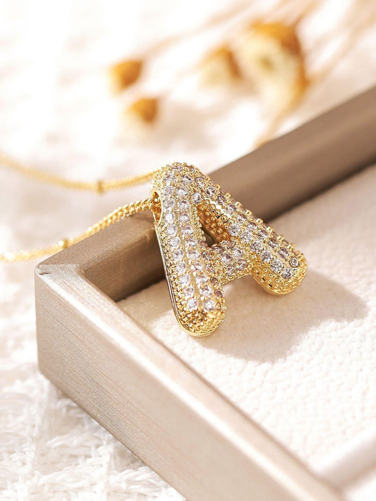 Collana con iniziale a bolle Pavl