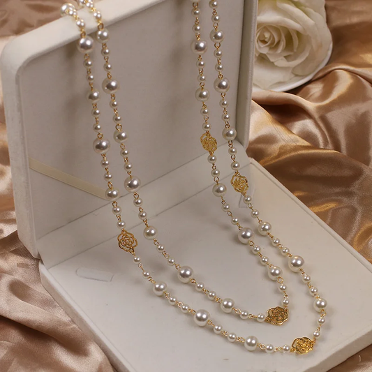 Mercedes - Elegante Collana Dorata con Perle