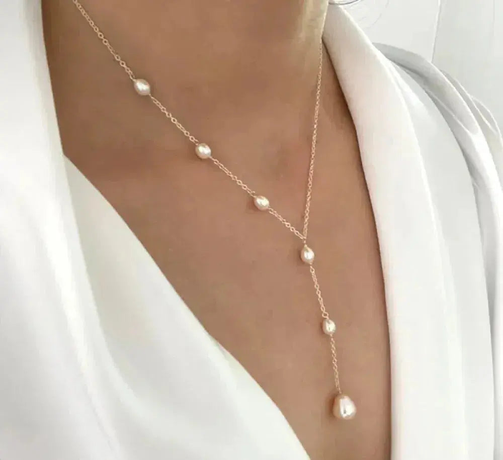 Remedios - Elegante Collana Vintage con Ciondolo e Perle