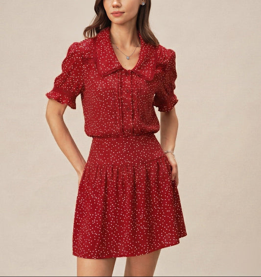 Alba - Vestito rosso con maniche a sbuffo e collo a pois